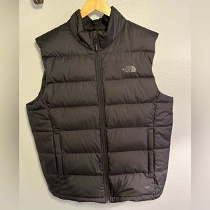 Men’s X-Large The North Face Puffer Black Vest 550